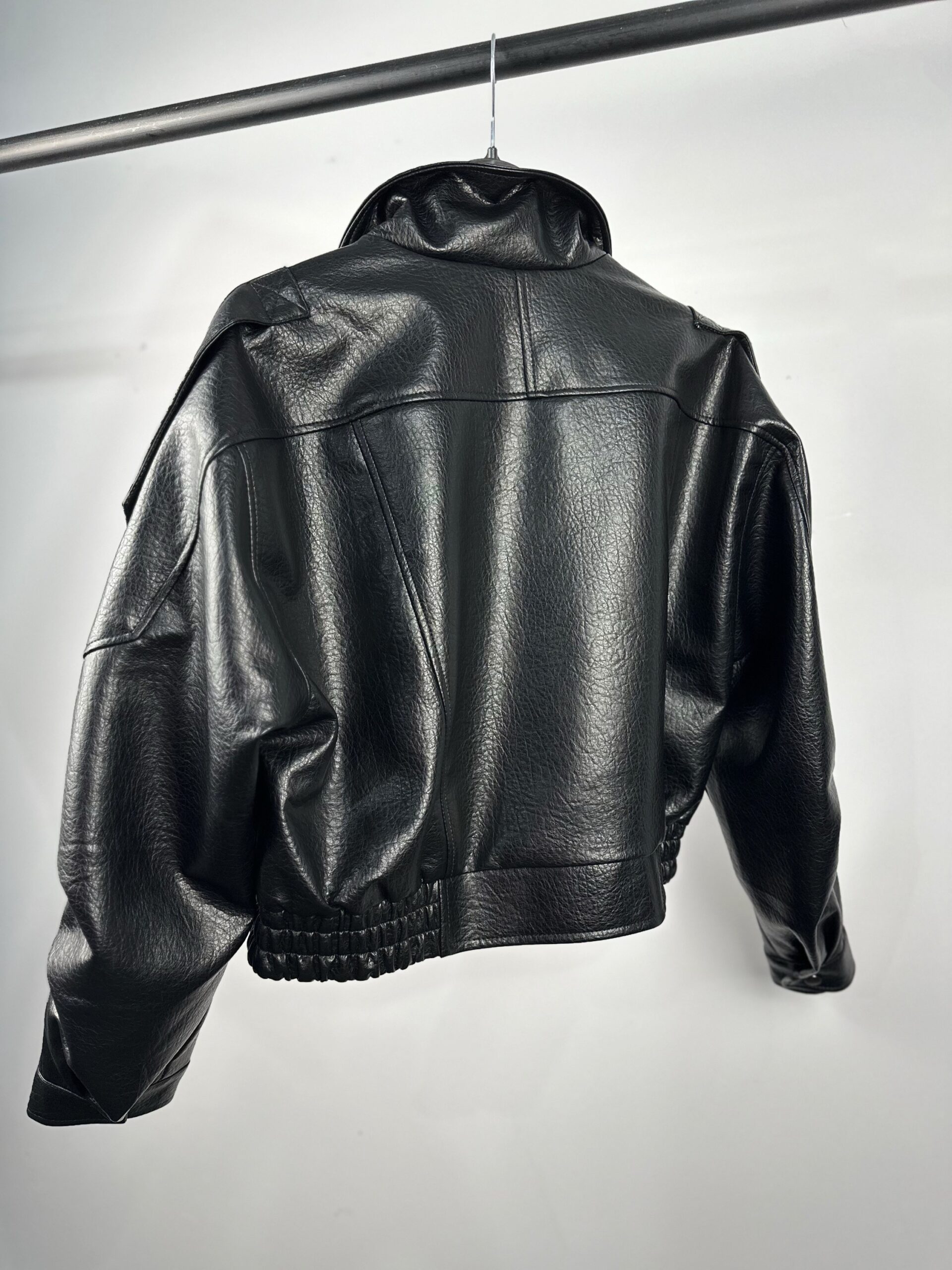 Дамско черно кожено яке -модерно късо biker яке с колан - Image 12