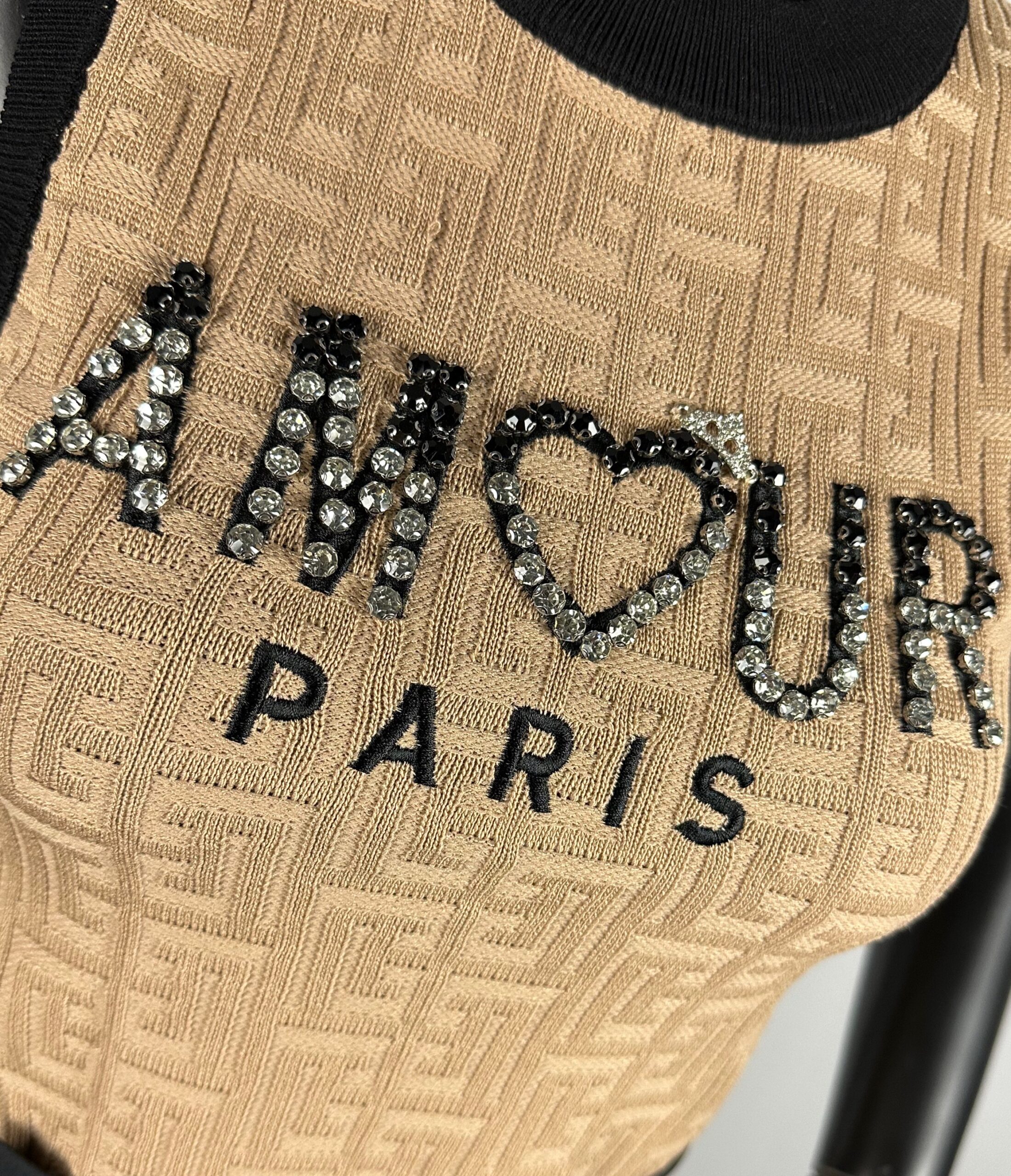 Дамски плетен топ с камъни Amour Paris в кафяво - Image 3