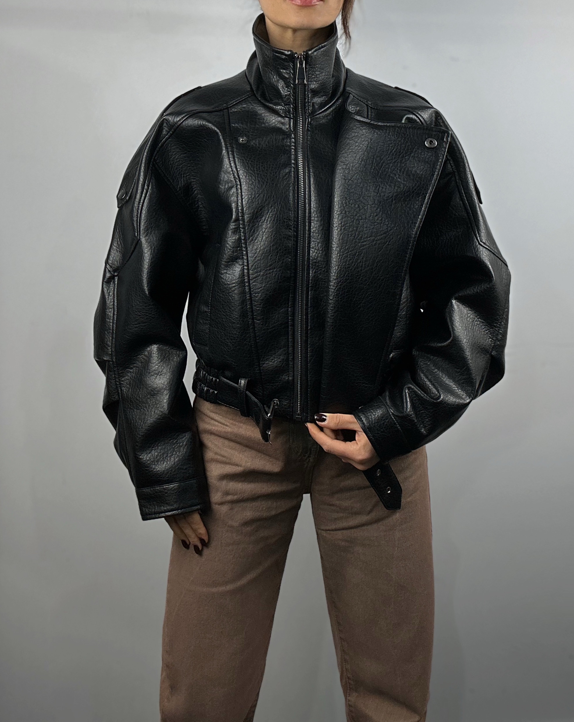 Дамско черно кожено яке -модерно късо biker яке с колан - Image 2